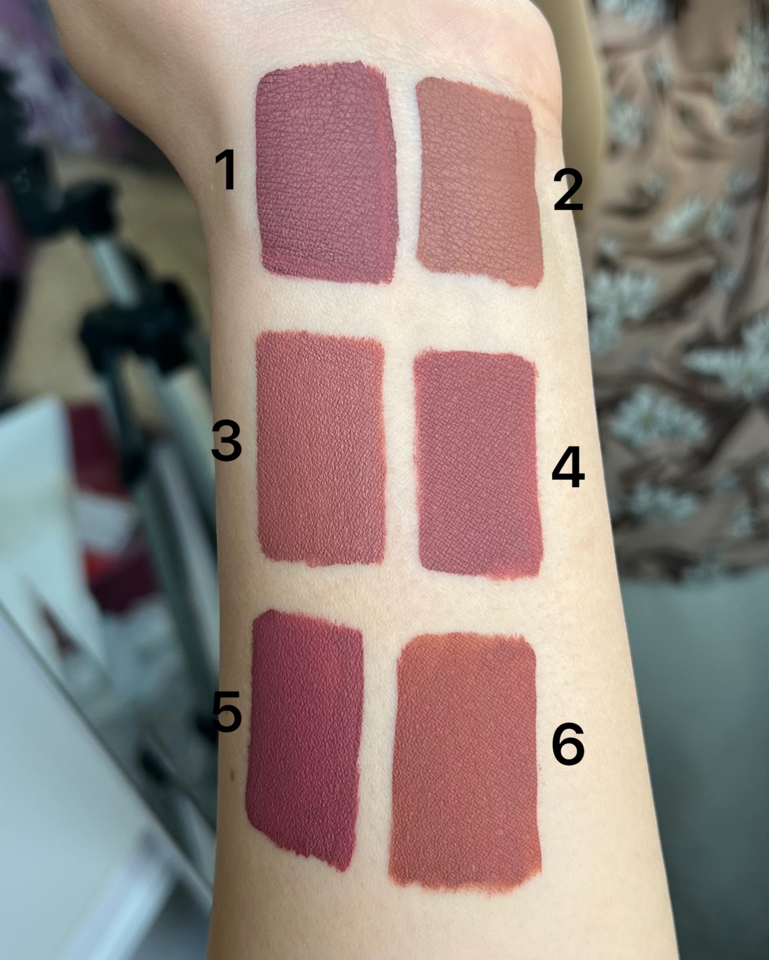  گابرینی رژ لب مایع مخملی ۰۱ – لیپ گلاس | رنگ مخملی و براق | Gabrini Velvet Liquid Lipstick No.01 | Bluebell Shop 